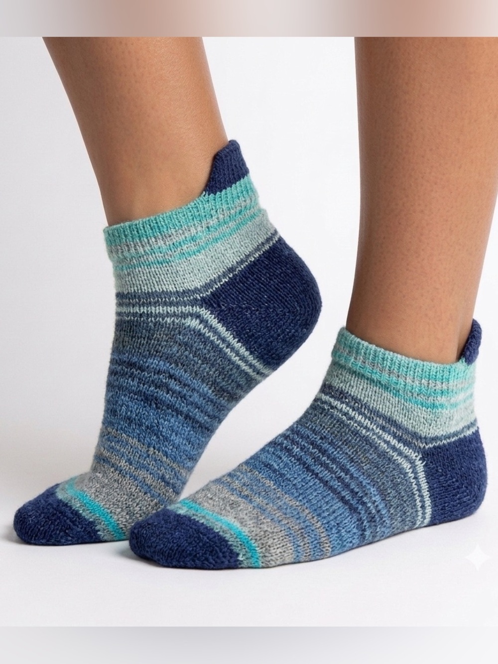Sybil handcrafted stretchy shorty blue “waves” bamboo below ankle Sox 7-8.5